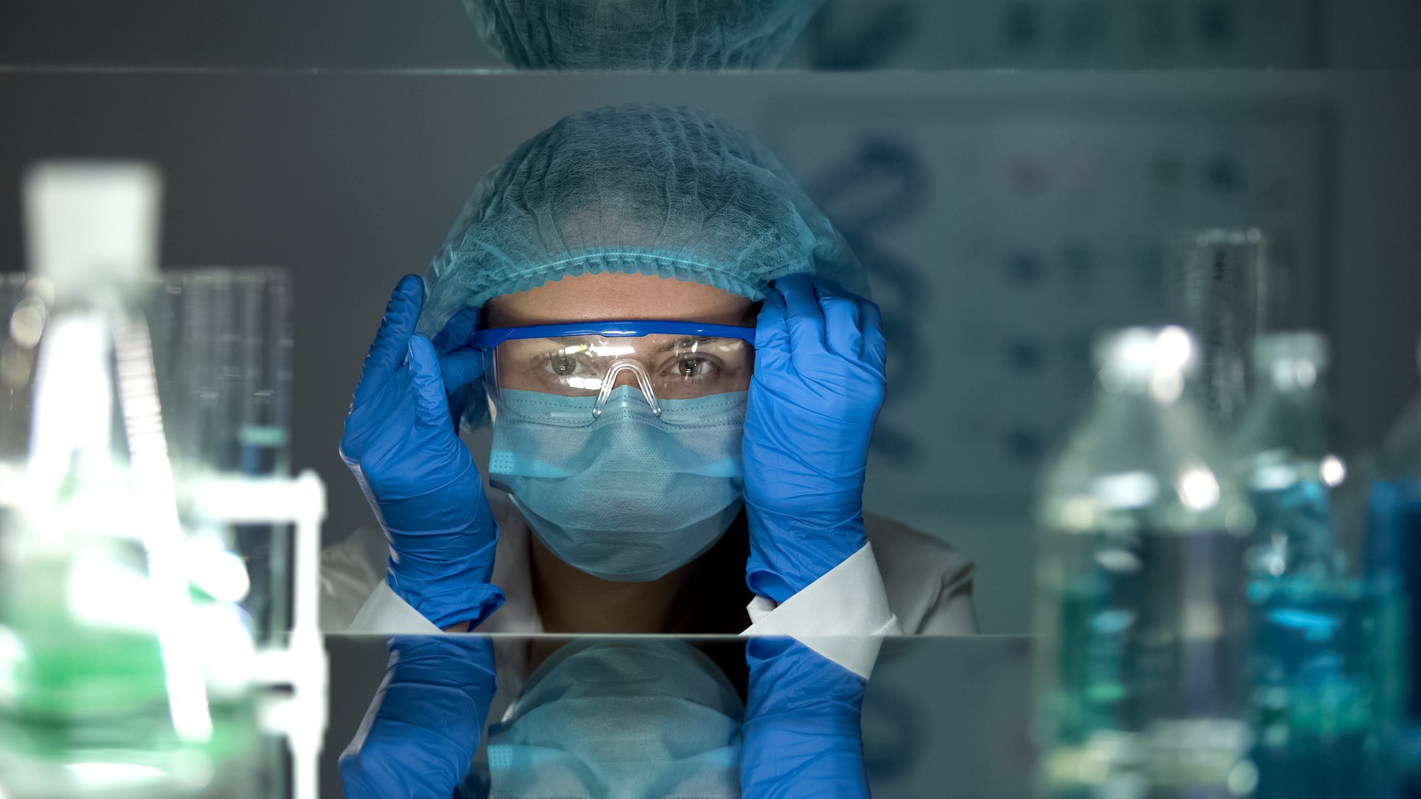 bsc-scientist-looking-in