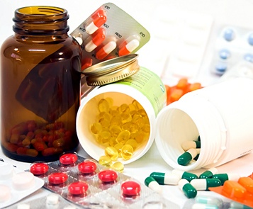 pill bottles_Resized.jpg